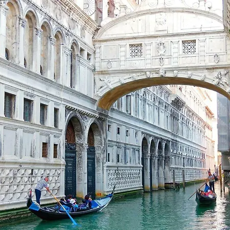 Ca Zulian Amazing Canal View Benátky