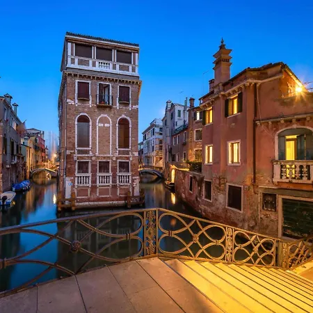 Ca Zulian Amazing Canal View Apartment Venice